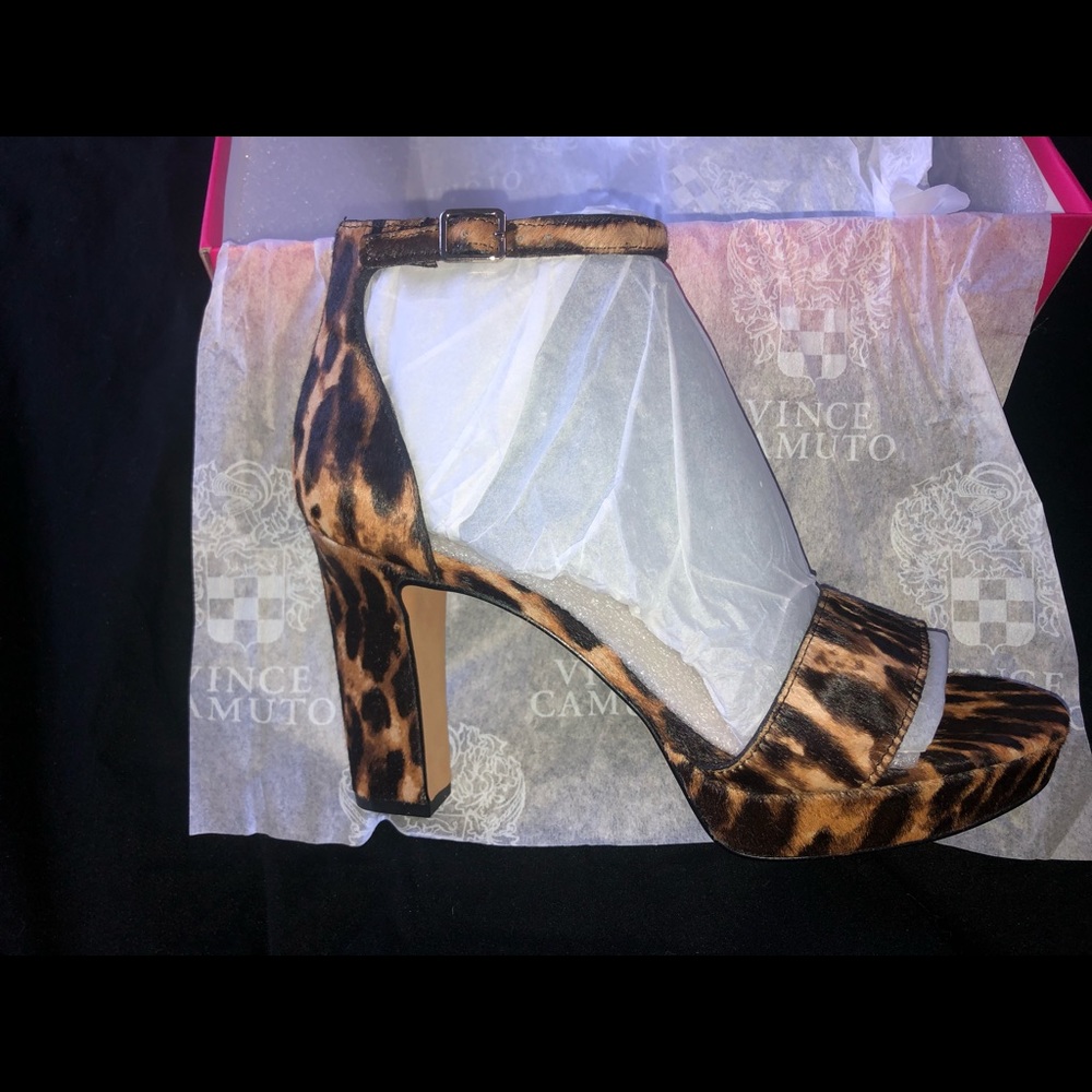 Vince Camuto Sathina size 6.5 heels